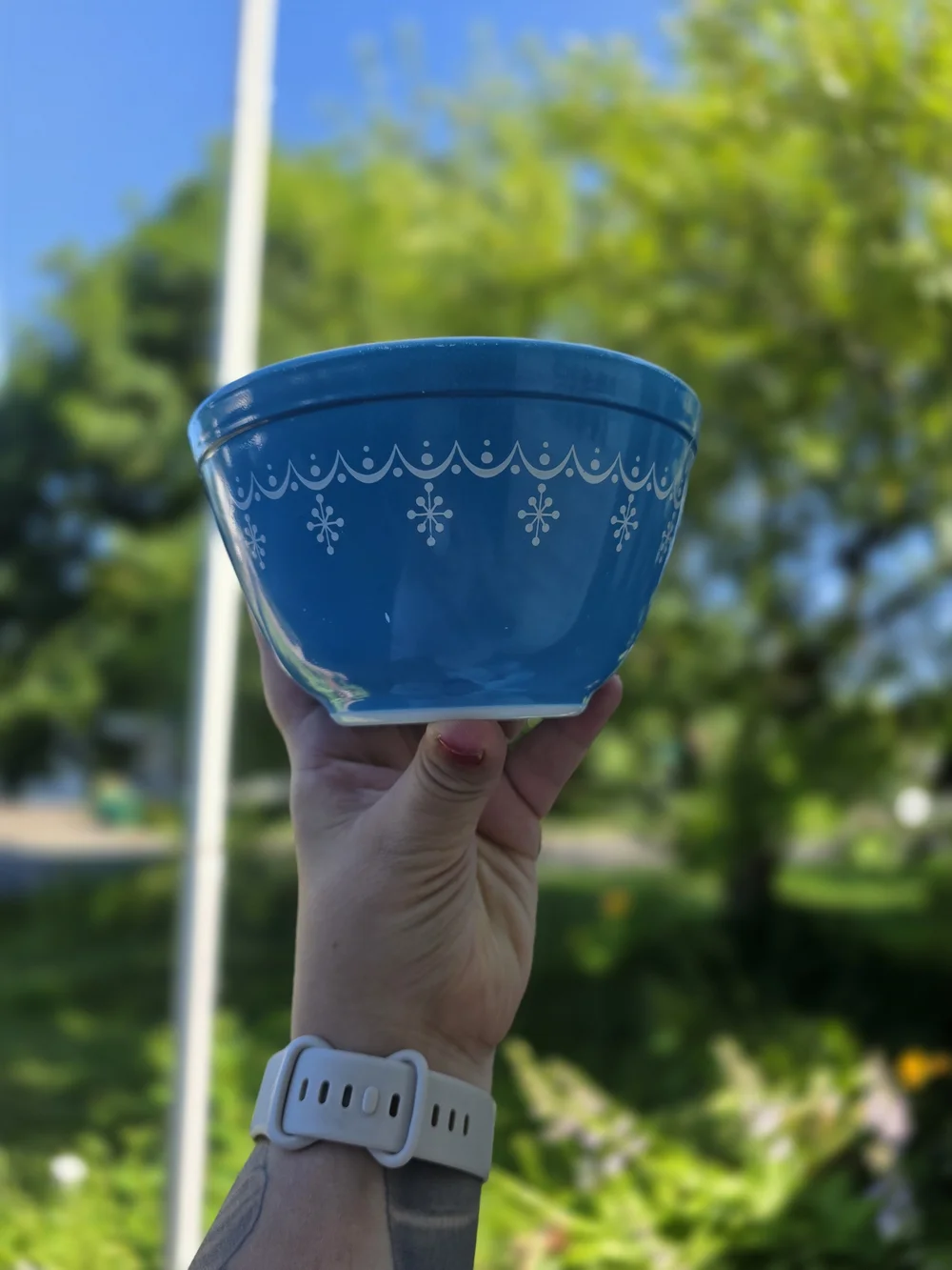 Vintage Pyrex Blue and White Nesting Bowls with Matching Cups